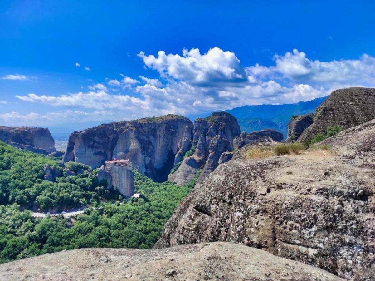 Апартаменты Enjoy Meteora Three Калампака Экстерьер фото